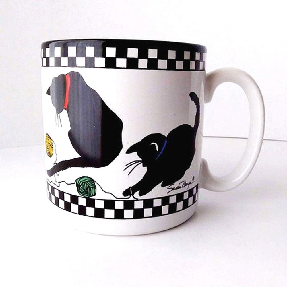 VINTAGE 1992 SUSAN BURGER CATS PLAYING WITH YARN CERAMIC MUG RETRO DRINKWARE